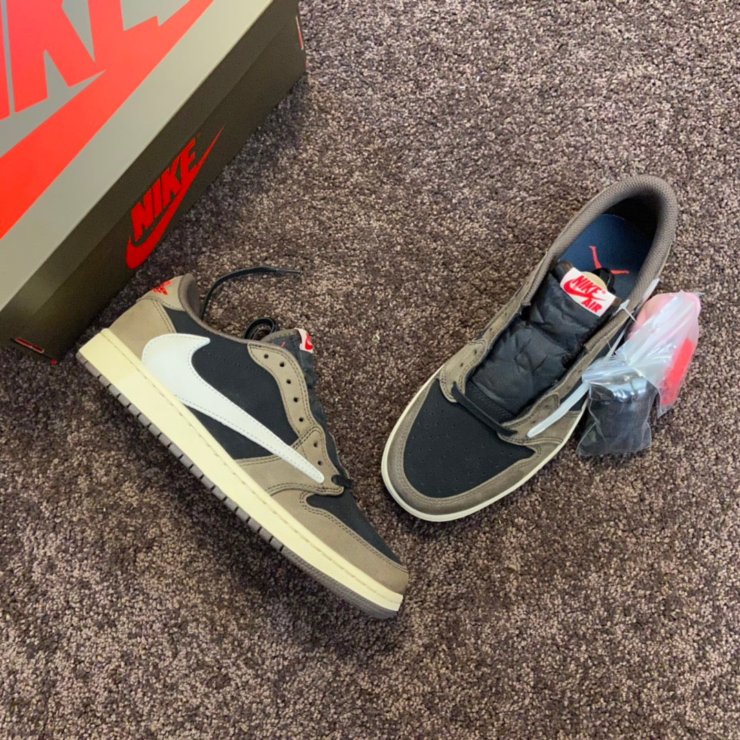 Travis Scott x Air Jordan 1 Low Retro SP Dark Mocha